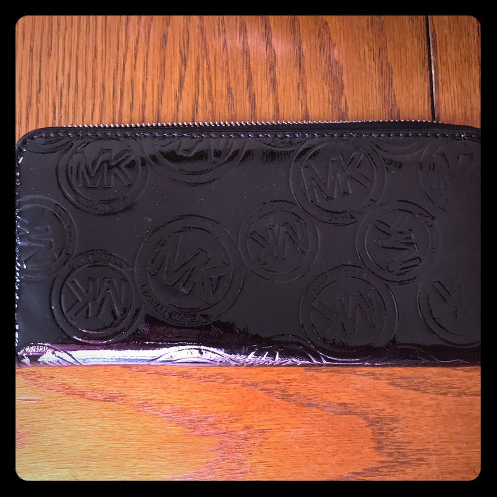 Michael kors wallet